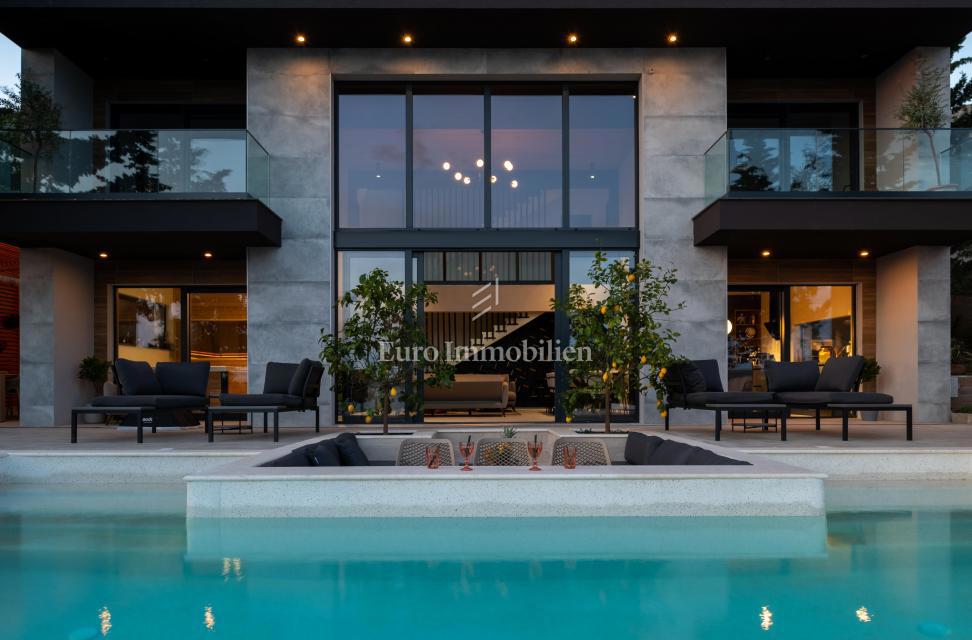 Starigrad - luksuzna vila s panoramskim pogledom na morje