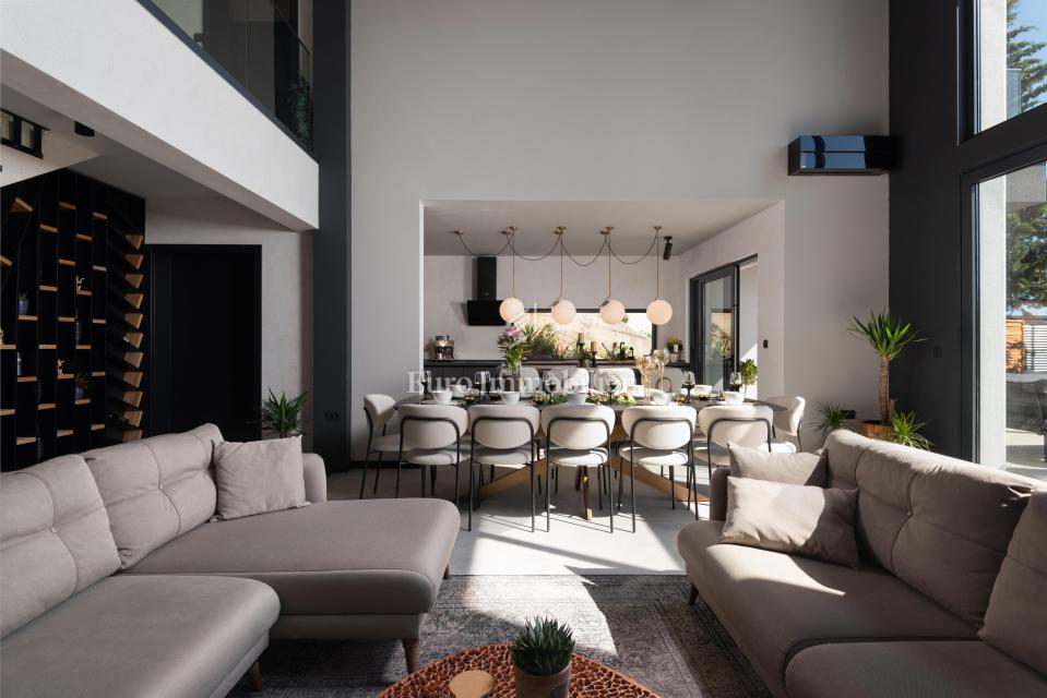 Starigrad - luksuzna vila s panoramskim pogledom na morje