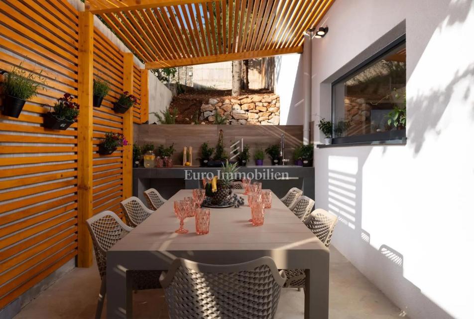 Starigrad - luksuzna vila s panoramskim pogledom na morje