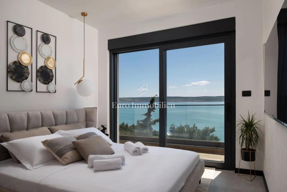 Starigrad - luksuzna vila s panoramskim pogledom na morje