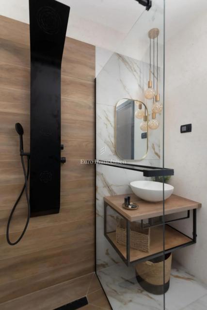 Starigrad - luksuzna vila s panoramskim pogledom na morje