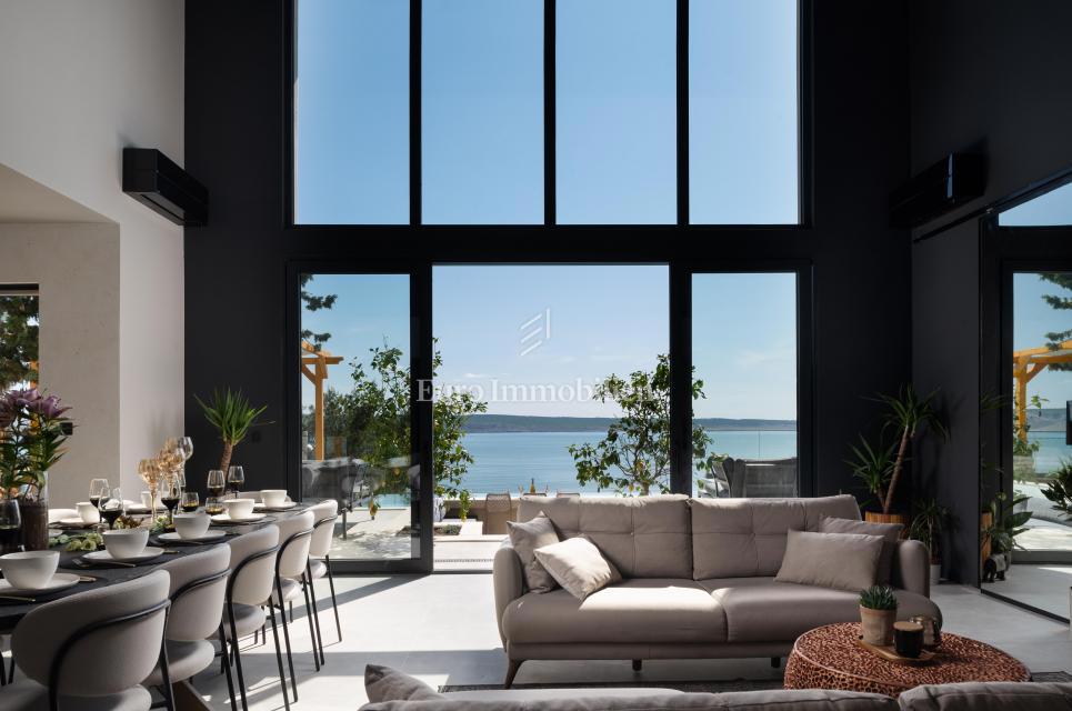 Starigrad - luksuzna vila s panoramskim pogledom na morje