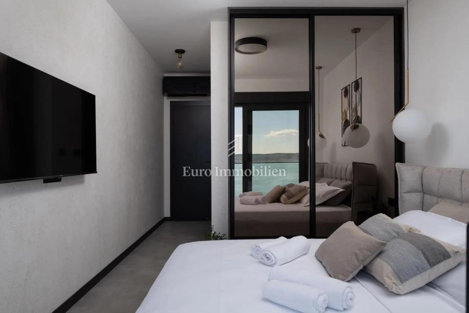 Starigrad - luksuzna vila s panoramskim pogledom na morje