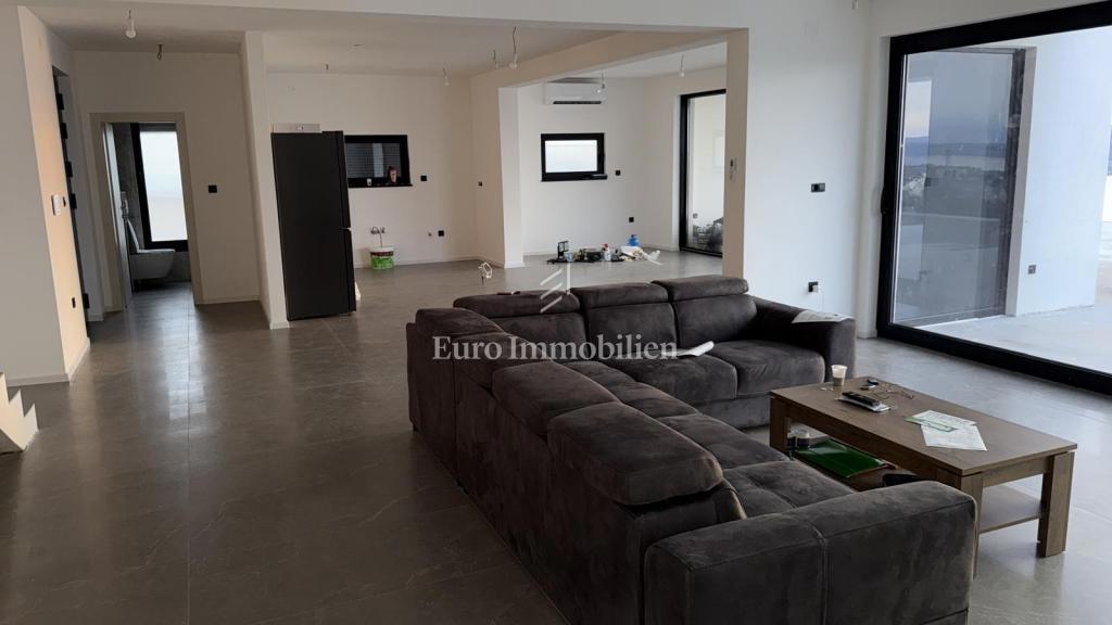 Crikvenica – luksuzna vila z bazenom in pogledom na morje