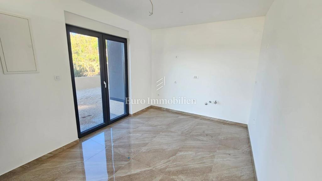 Družinska hiša z dvema apartmajema, Dramalj