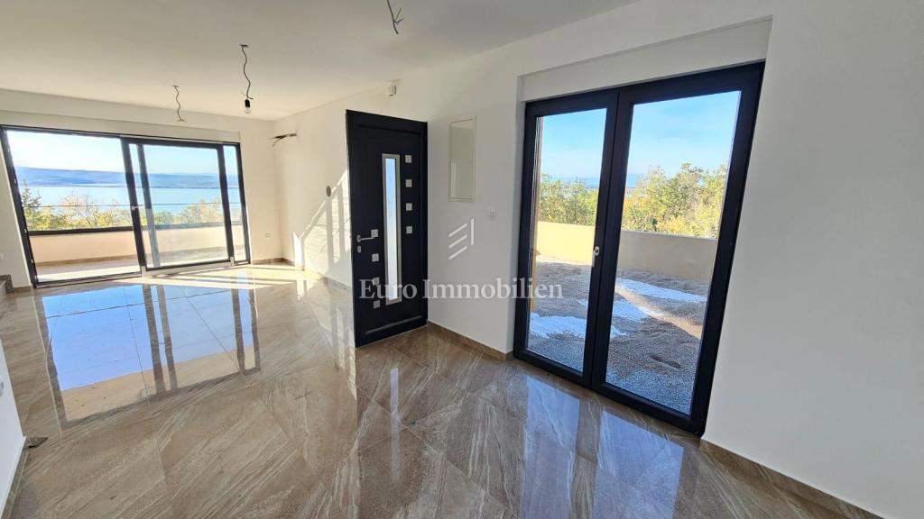 Družinska hiša z dvema apartmajema, Dramalj