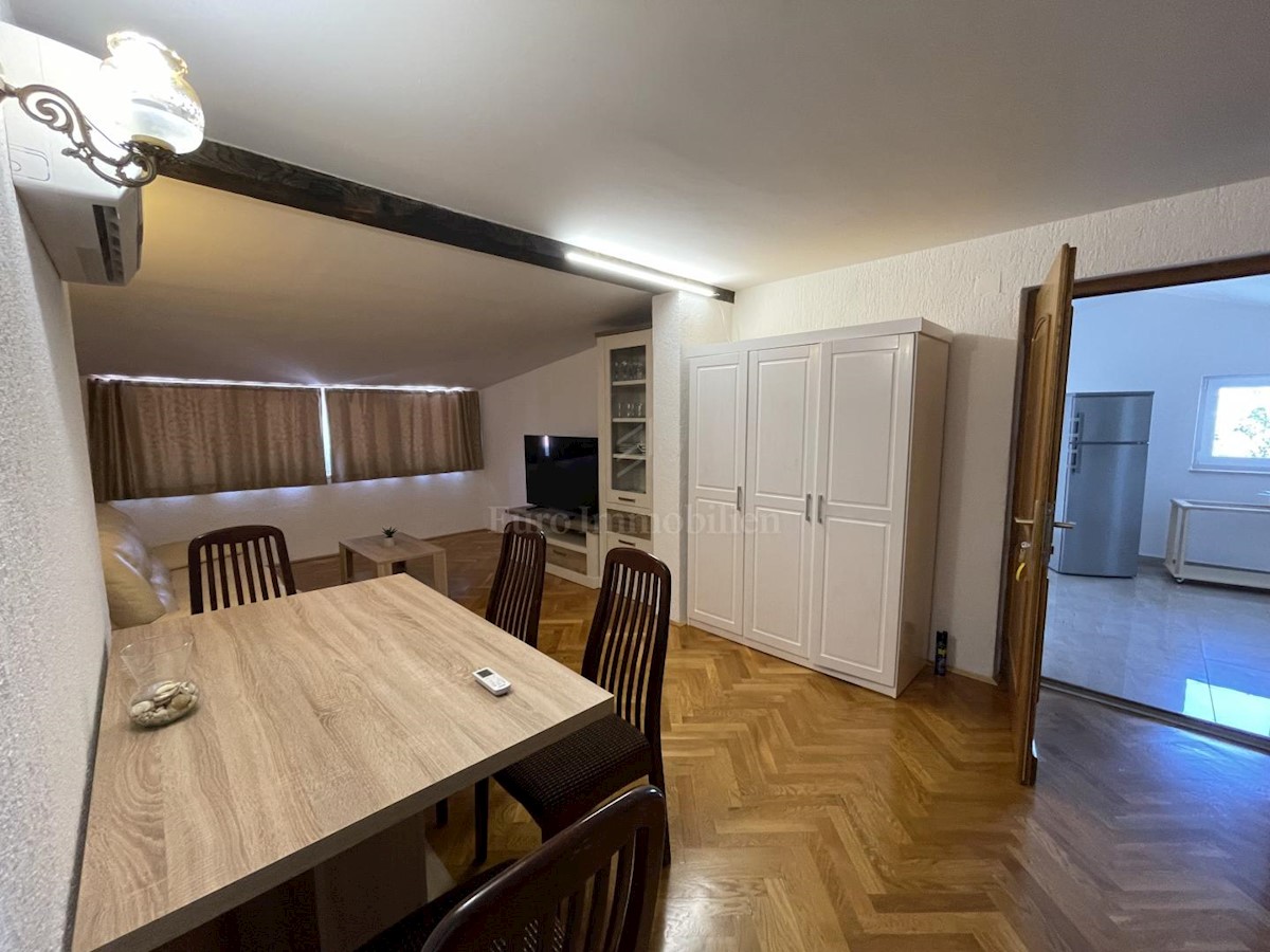 Apartmajska hiša na odlični lokaciji s pogledom na morje