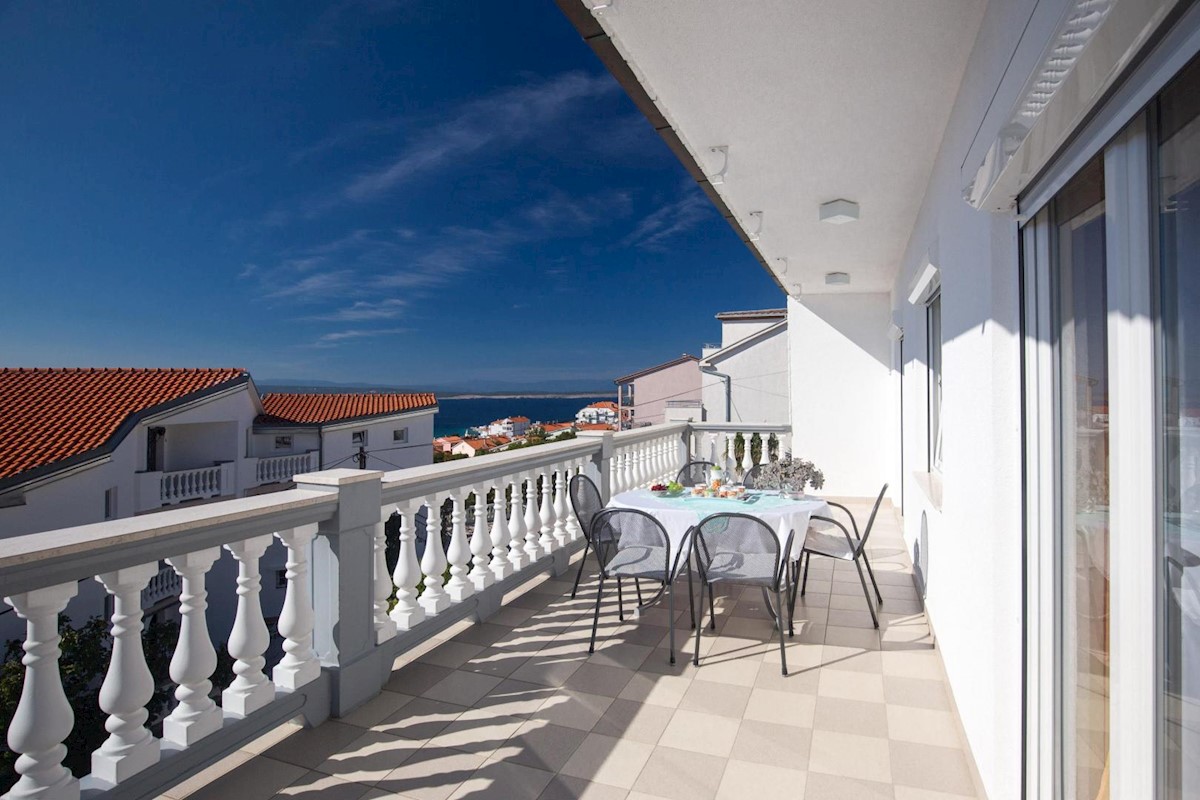 Hiša s 6 apartmaji in bazenom, Crikvenica