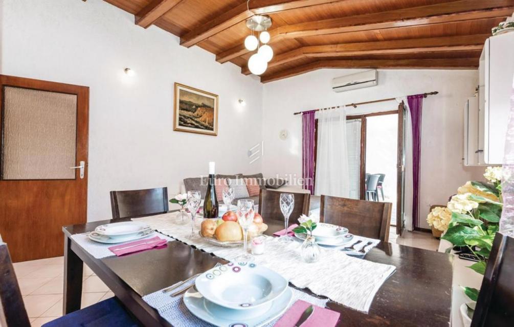 Otok Krk - Kras - pritlična hiša z bazenom