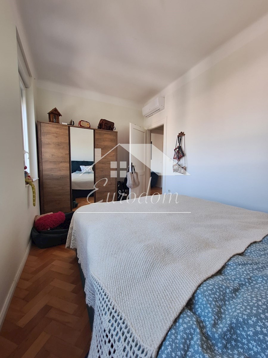 NAPRODAJ – Stanovanje v središču Šibenika s parkiriščem in pogledom!