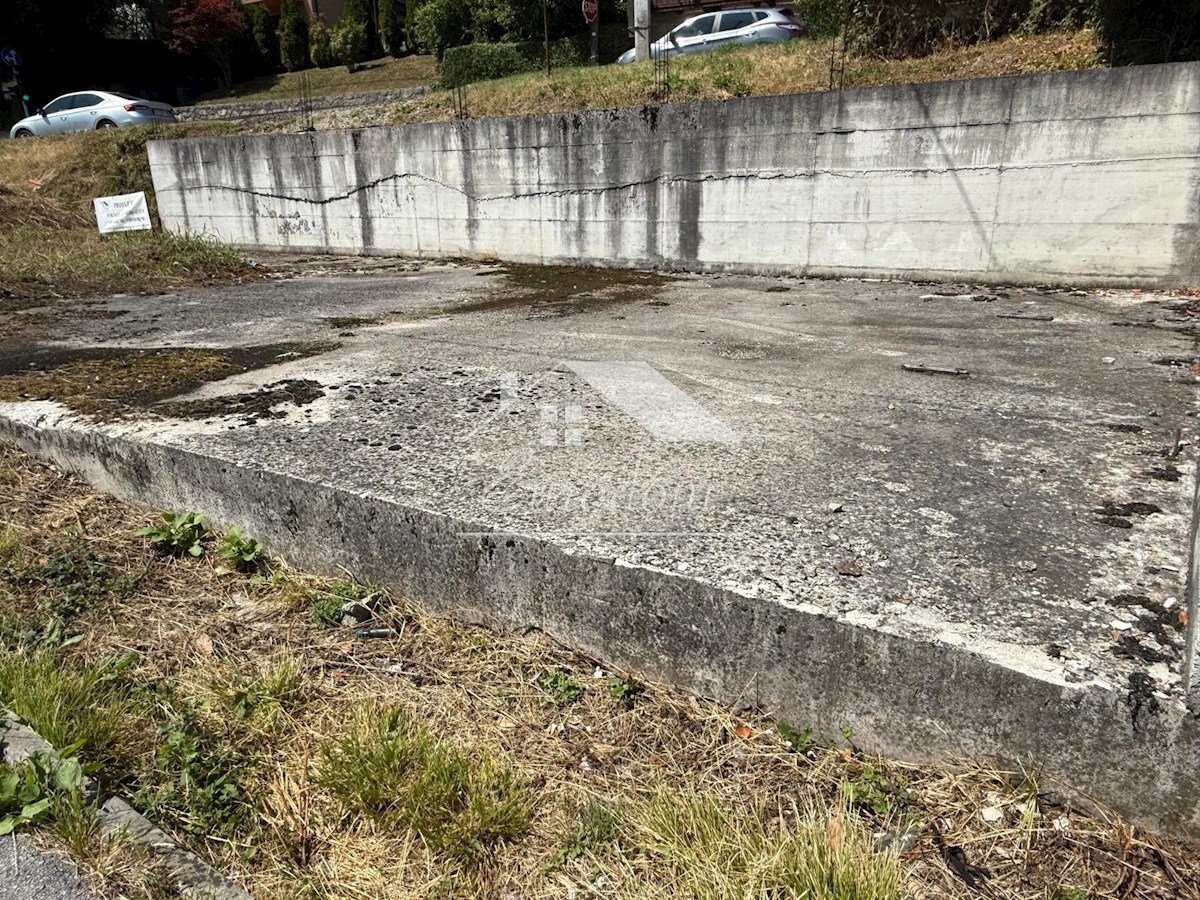 Naprodaj zemljišče s projektom in gradbenim dovoljenjem – Center Samoborja