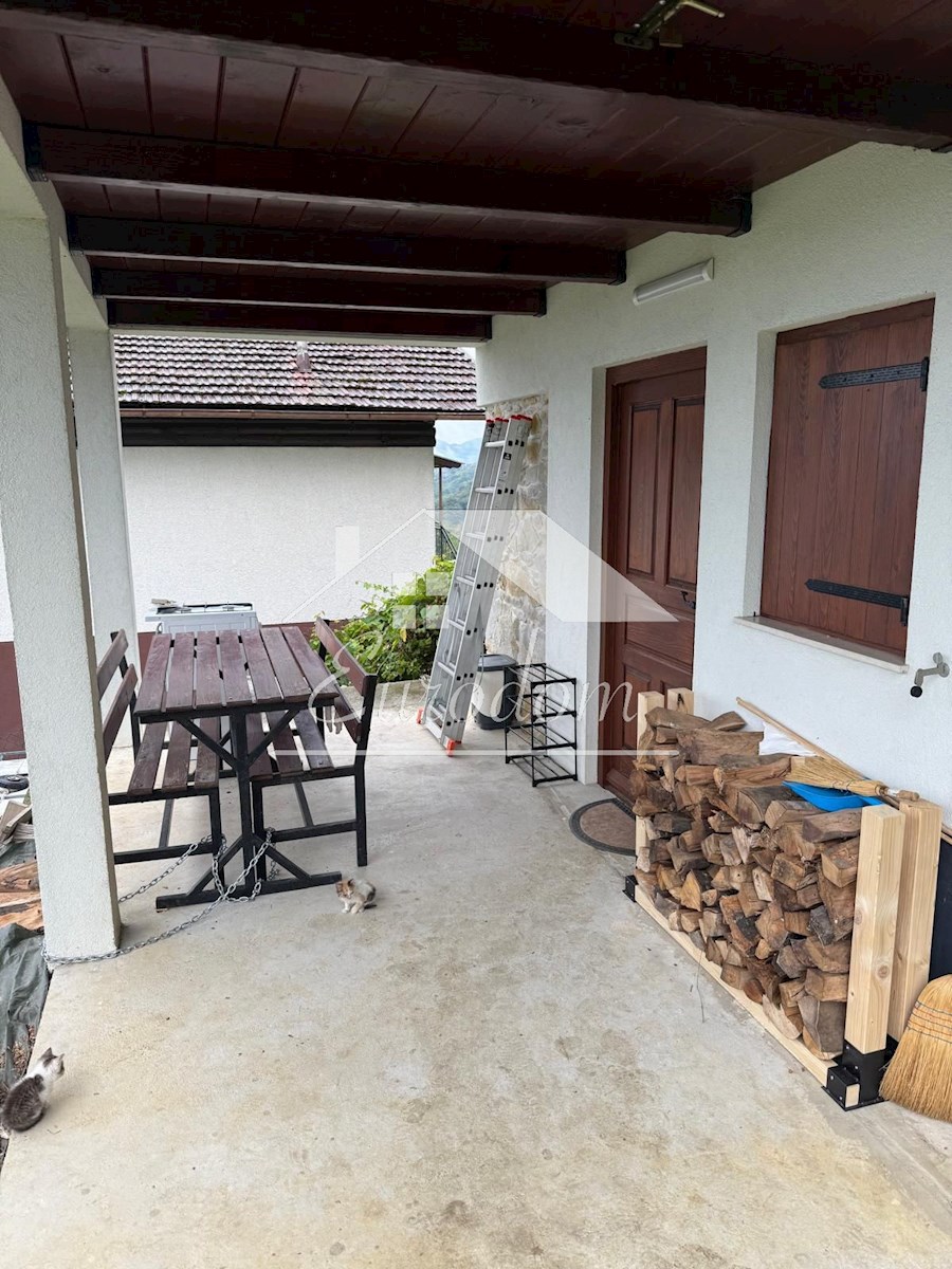 Čarobna počitniška hišica s panoramskim razgledom v Zagorju!