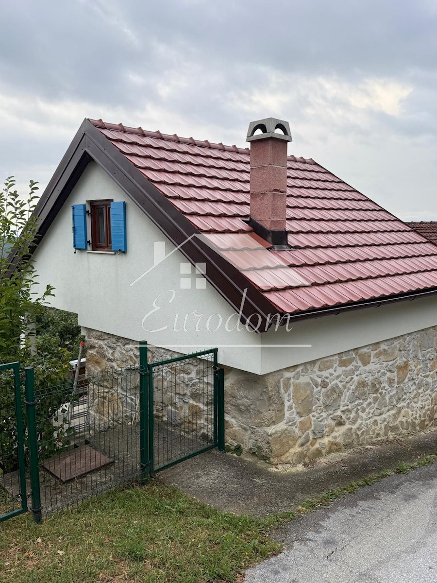 Čarobna počitniška hišica s panoramskim razgledom v Zagorju!