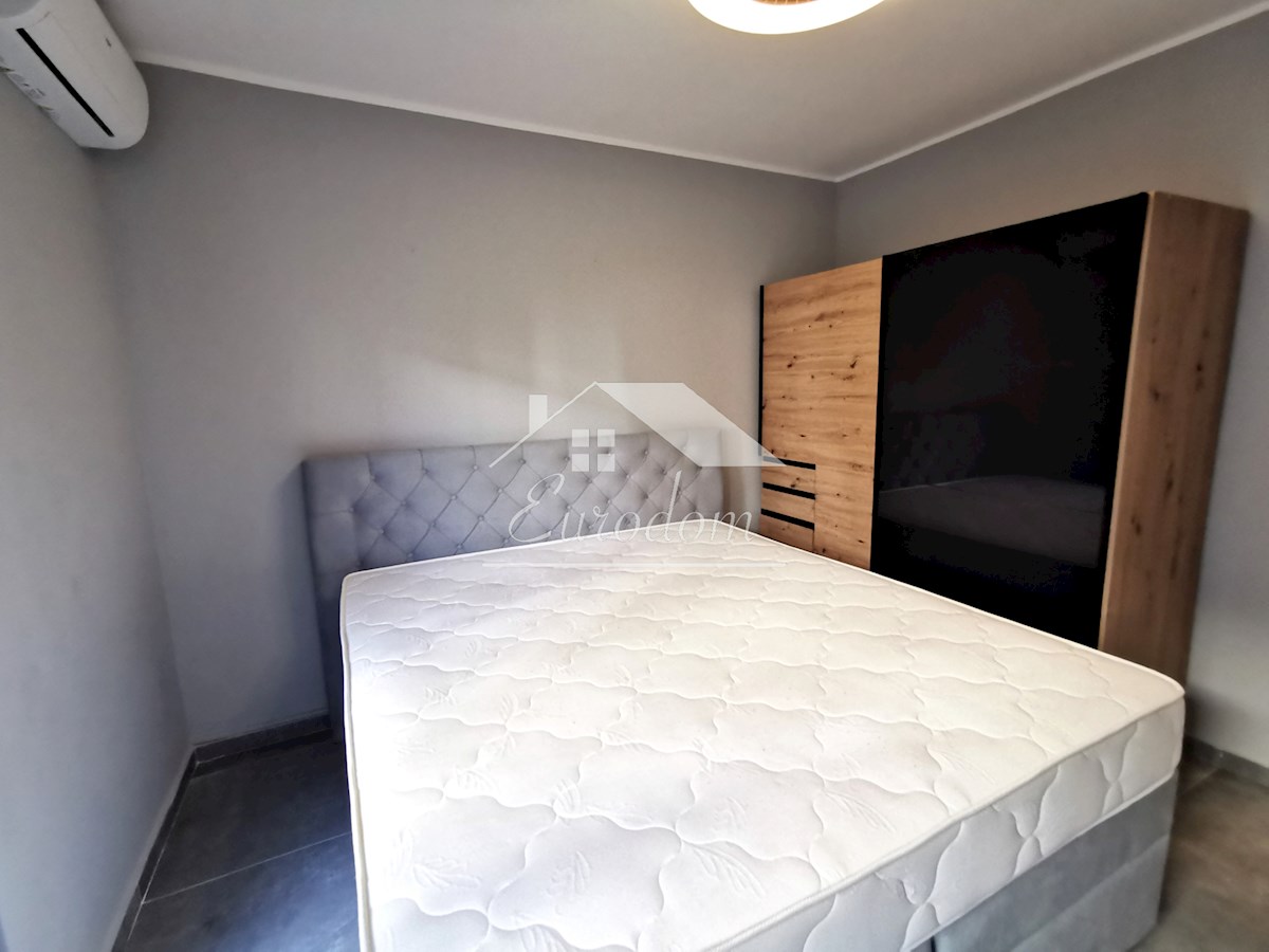 PRODAJA 4-sobno stanovanje z vrtom, 150 m od morja