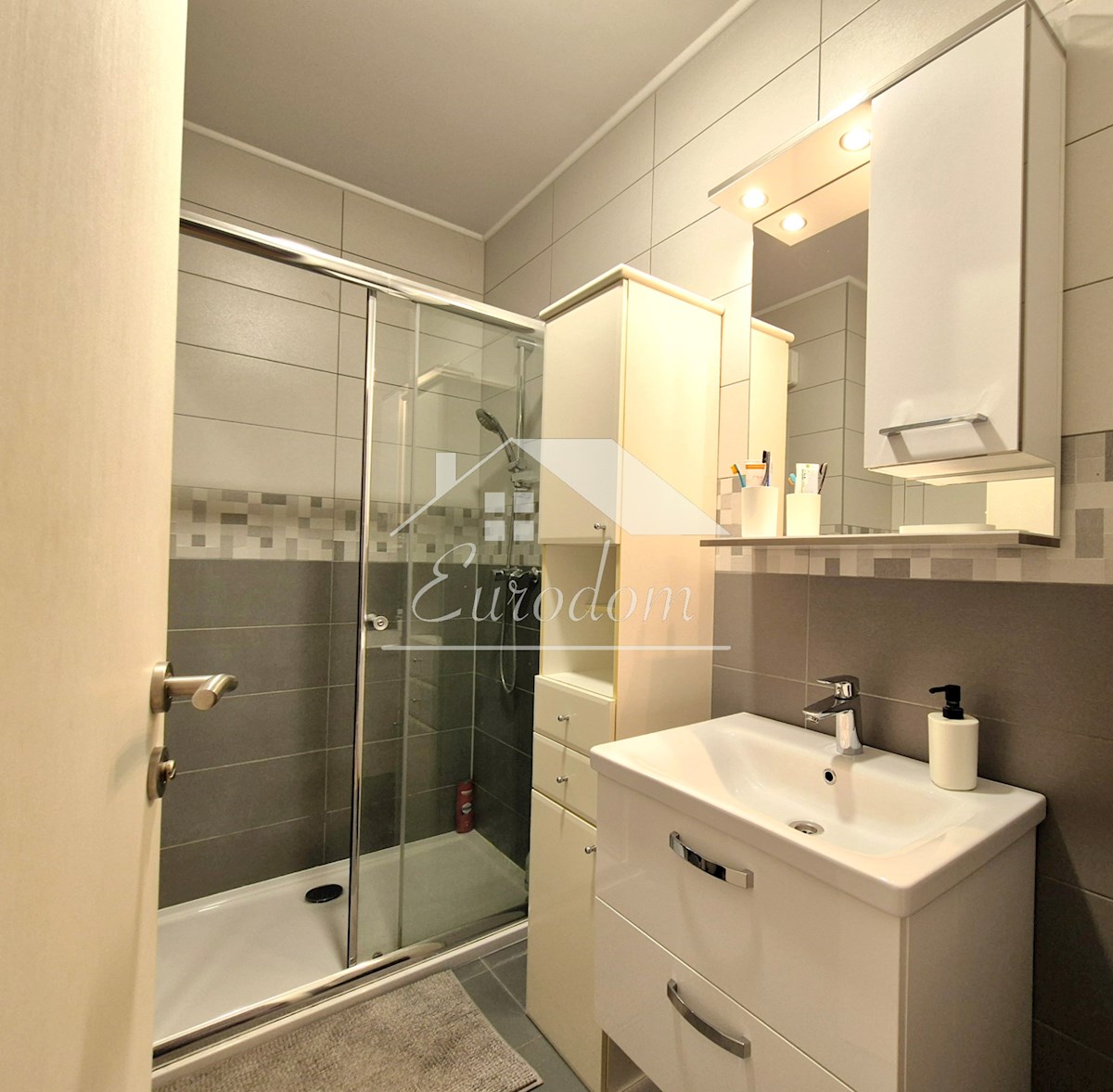 Zapruđe, 2-sobno stanovanje, 50,63 m², 2. nadstropje, novogradnja (2020), dvigalo, loža, parkirno mesto