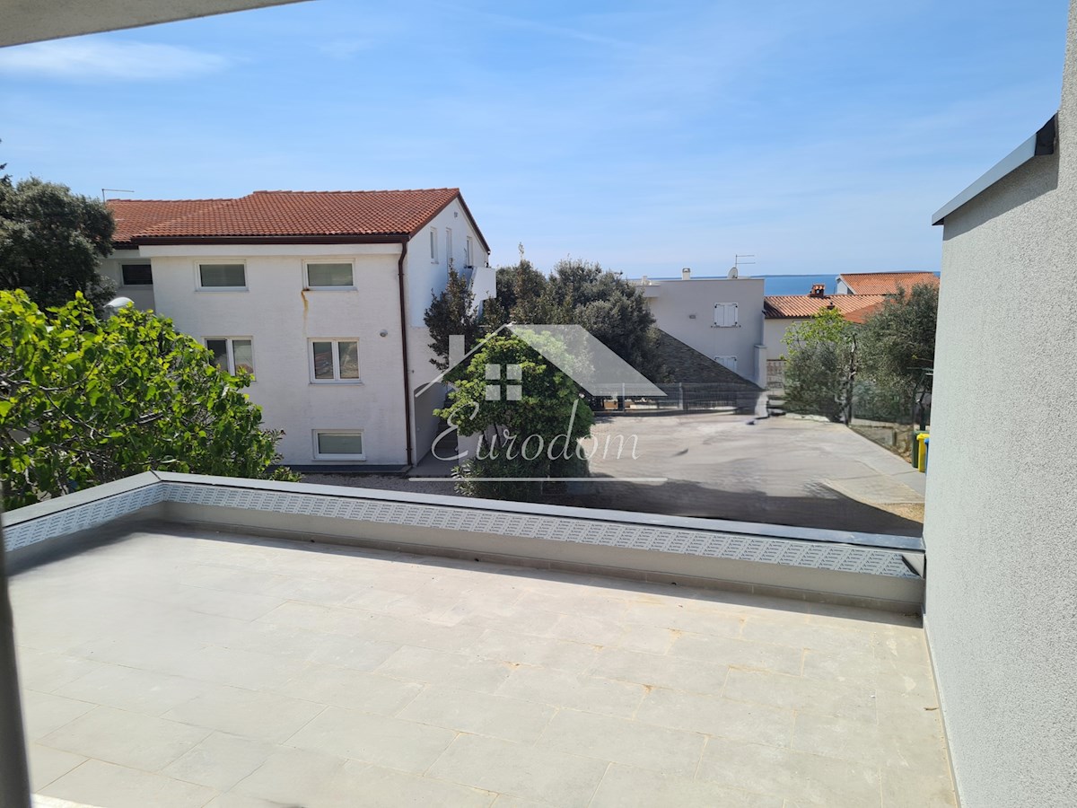 Mandre, otok Pag – dvosobno stanovanje z razgledom na morje in vrtom, 350 m od plaže