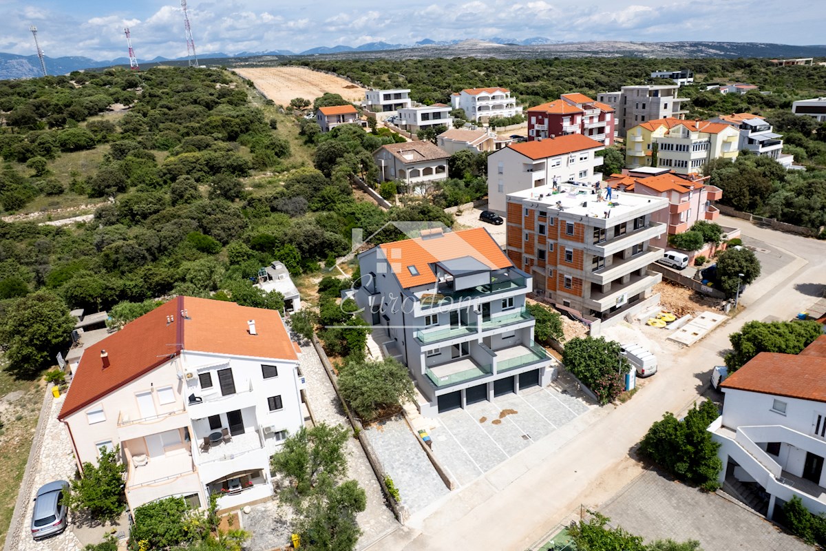 Mandre, otok Pag – dvosobno stanovanje z razgledom na morje in vrtom, 350 m od plaže