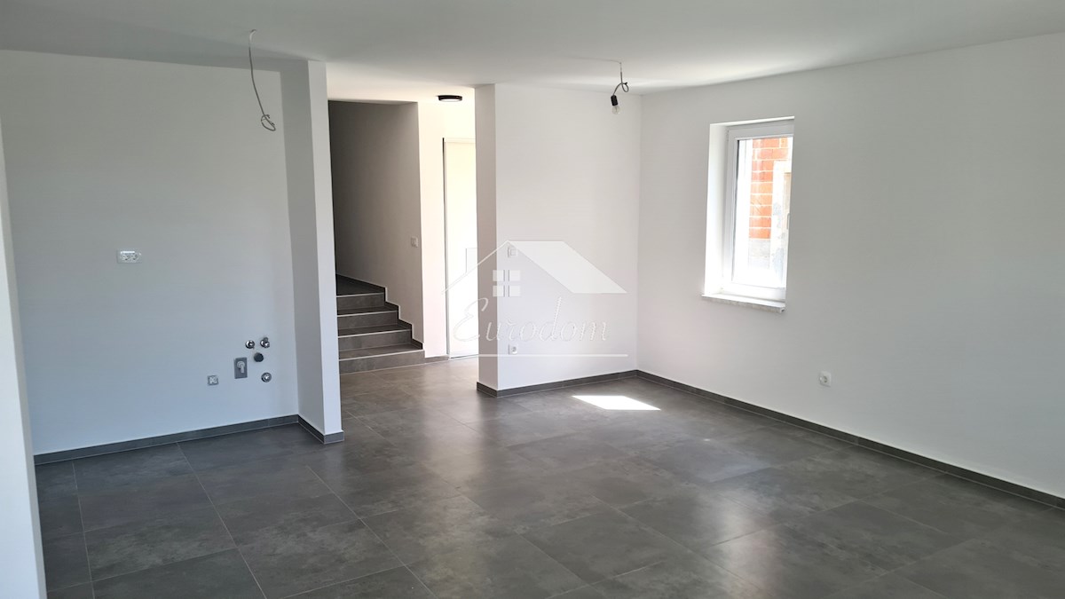 Mandre, otok Pag – dvosobno stanovanje z razgledom na morje in vrtom, 350 m od plaže