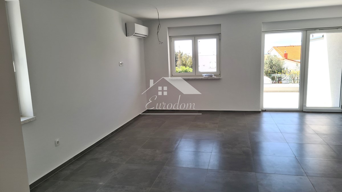 Mandre, otok Pag – dvosobno stanovanje z razgledom na morje in vrtom, 350 m od plaže