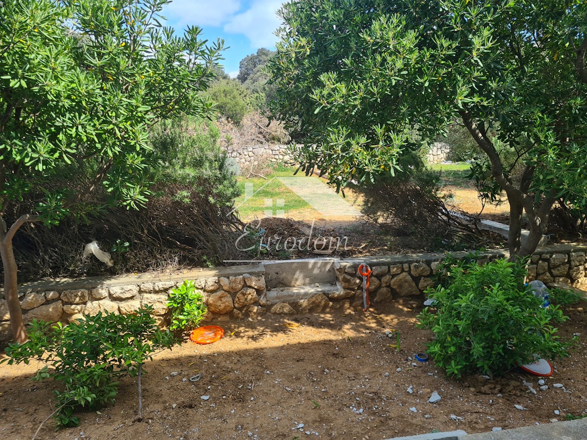 Mandre, otok Pag – dvosobno stanovanje z razgledom na morje in vrtom, 350 m od plaže