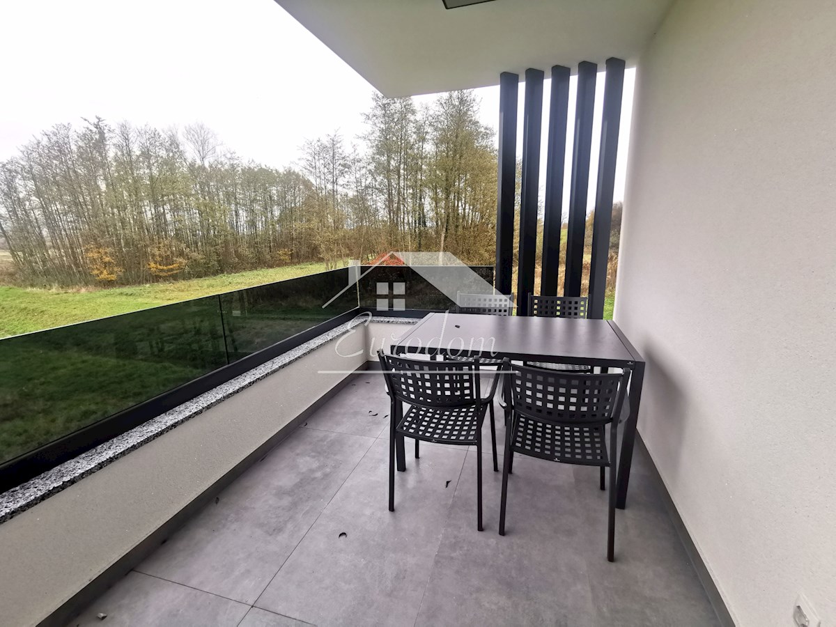 Popolnoma Opremljeno Stanovanje v Kakovostni Novogradnji – Mokrice