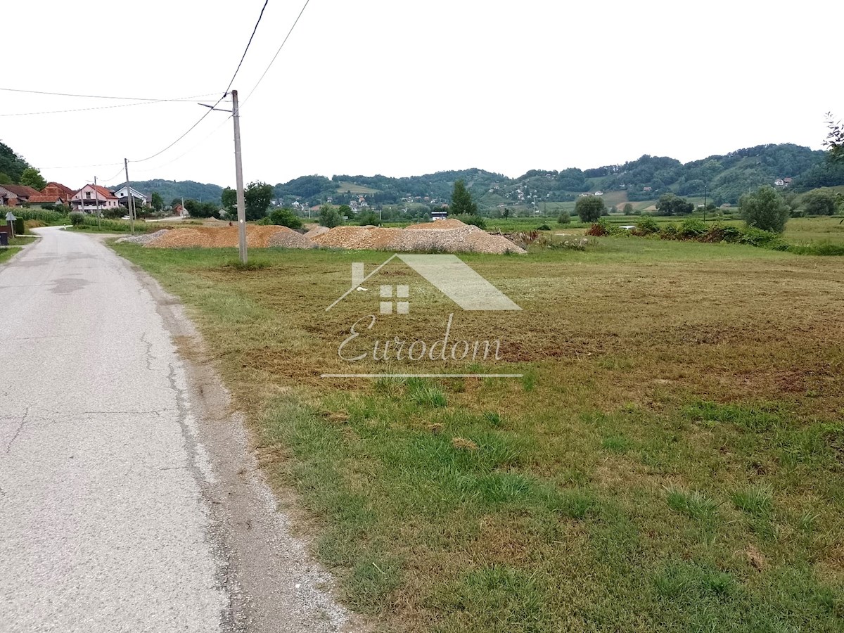 Gradbena parcela 2 km od Term Tuhelj – Dubrovčan