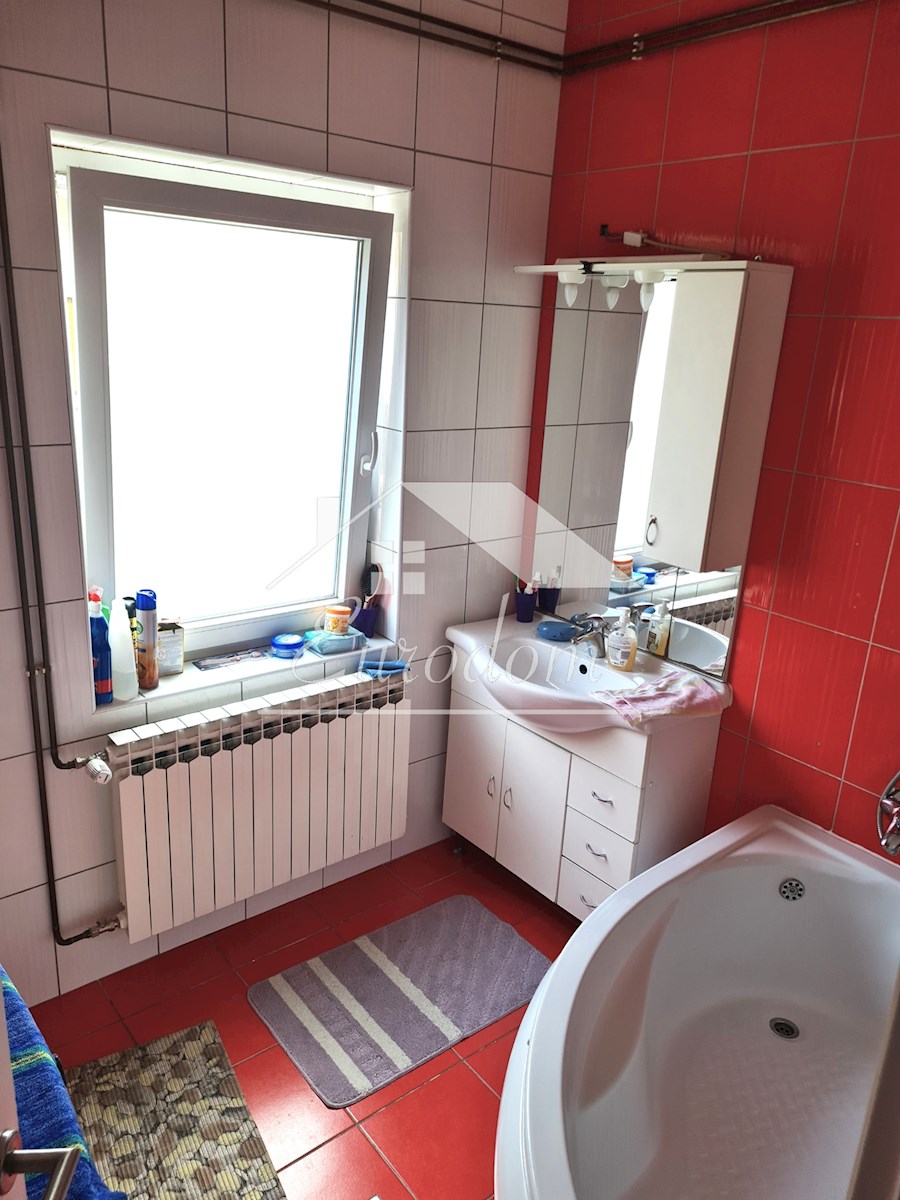 Naprodaj dva etažirana stanovanja v hiši – Lug Zabočki, Zabok