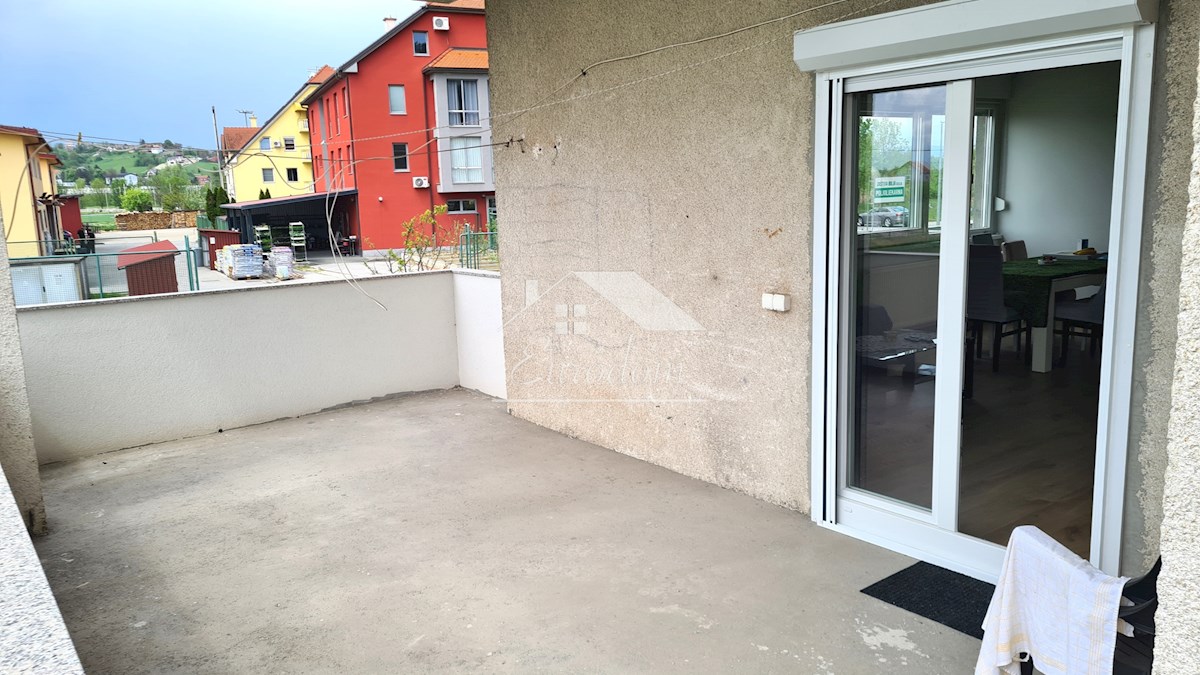 Naprodaj dva etažirana stanovanja v hiši – Lug Zabočki, Zabok
