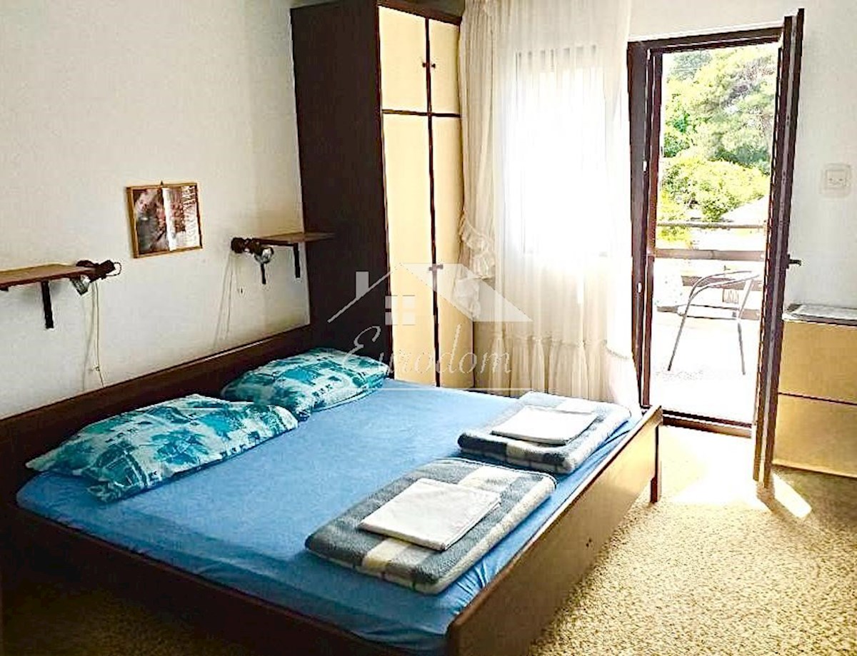 HIŠA NAPRODAJ V VELEM LOŠINJU – IDEALNA INVESTICIJA ALI PRENOVITVENI PROJEKT!