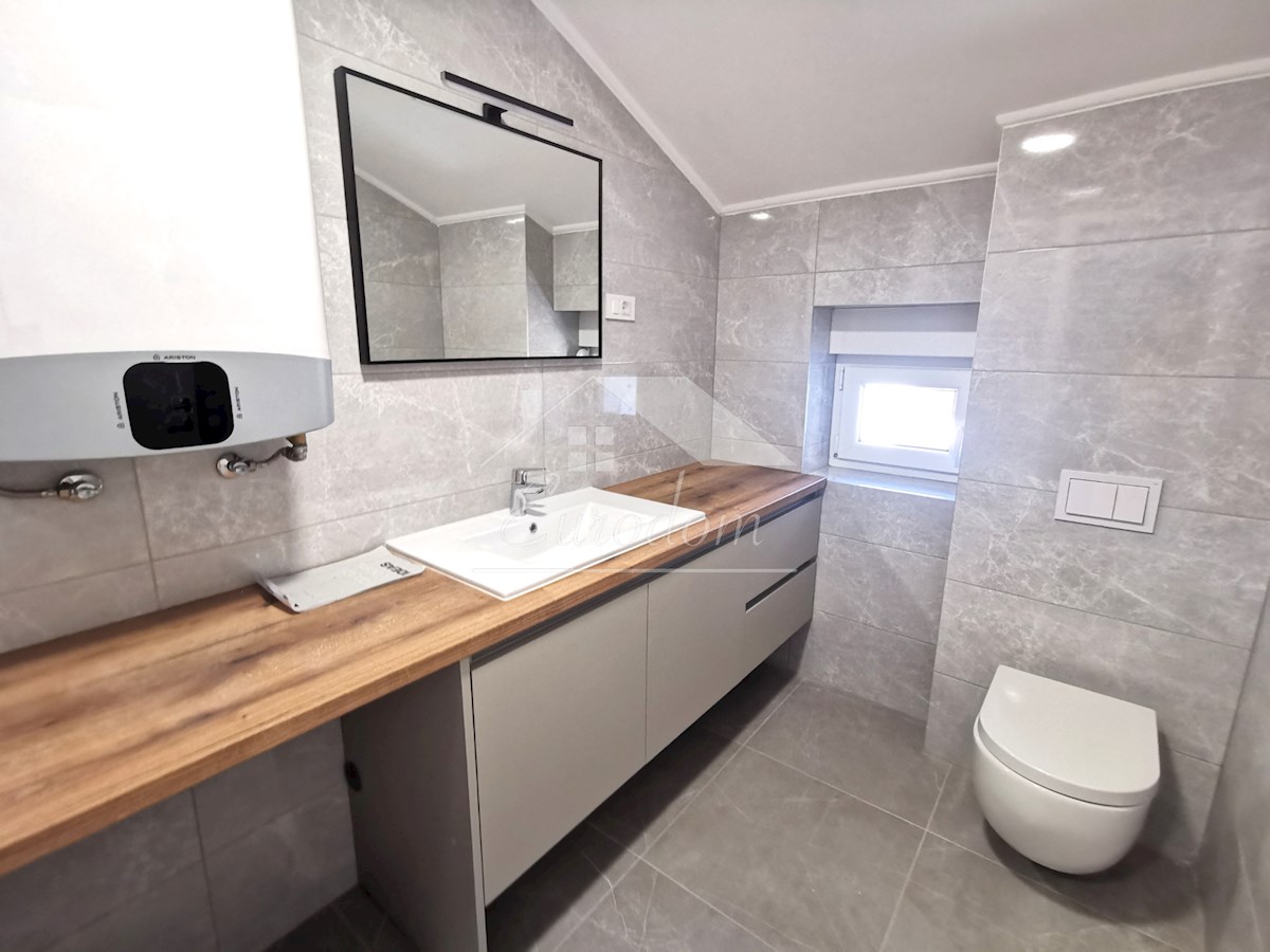ČUDOVIT APARTMA 135 m², 80M OD MORJA, Z GARAGO