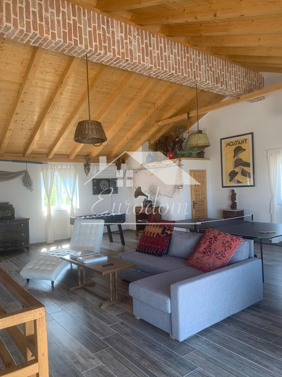 Razkošna, novozgrajena vila na Pašmanu – Prva vrsta do morja