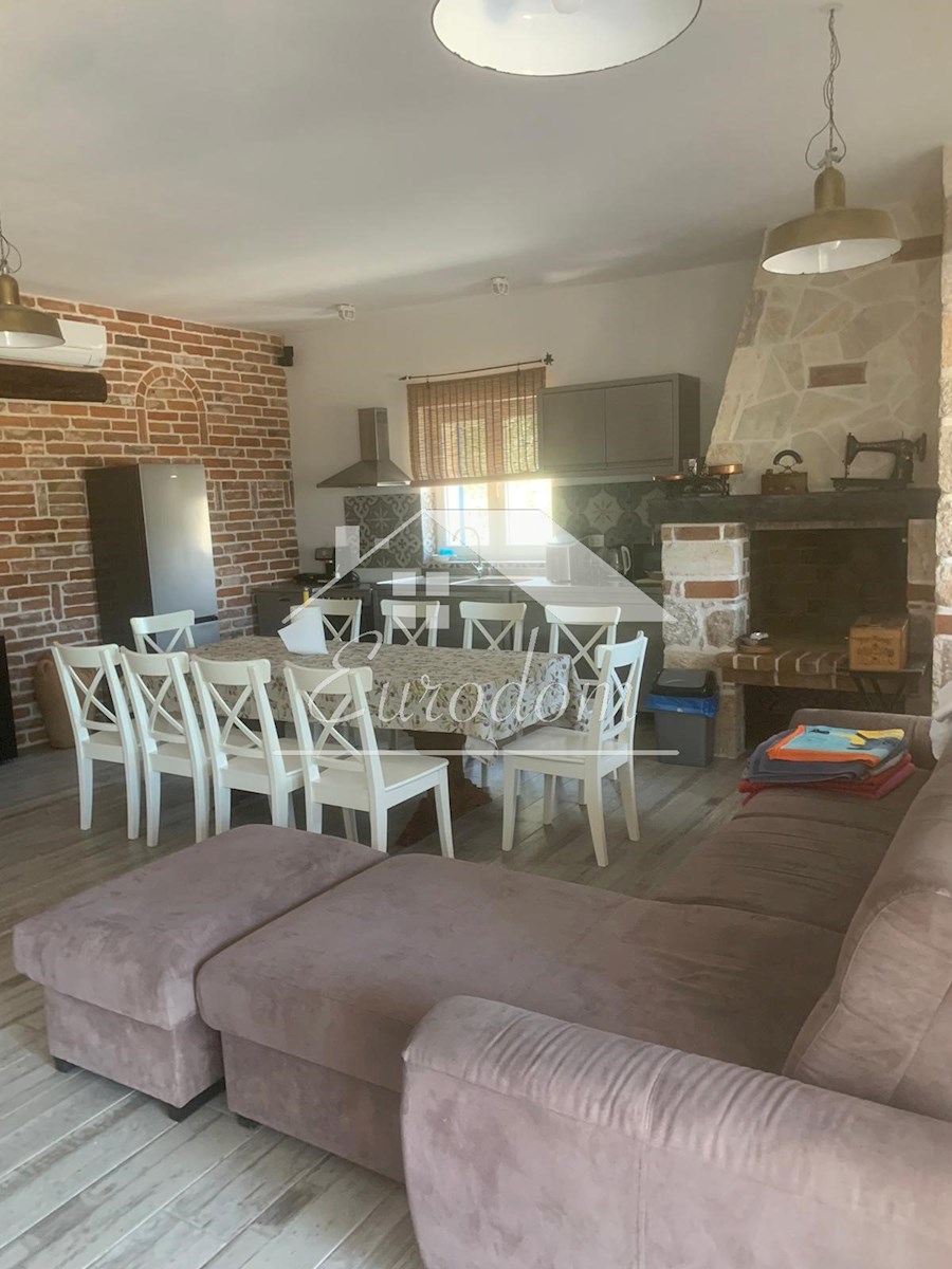 Razkošna, novozgrajena vila na Pašmanu – Prva vrsta do morja