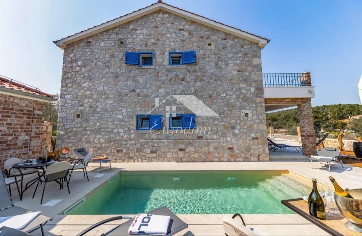 Razkošna, novozgrajena vila na Pašmanu – Prva vrsta do morja