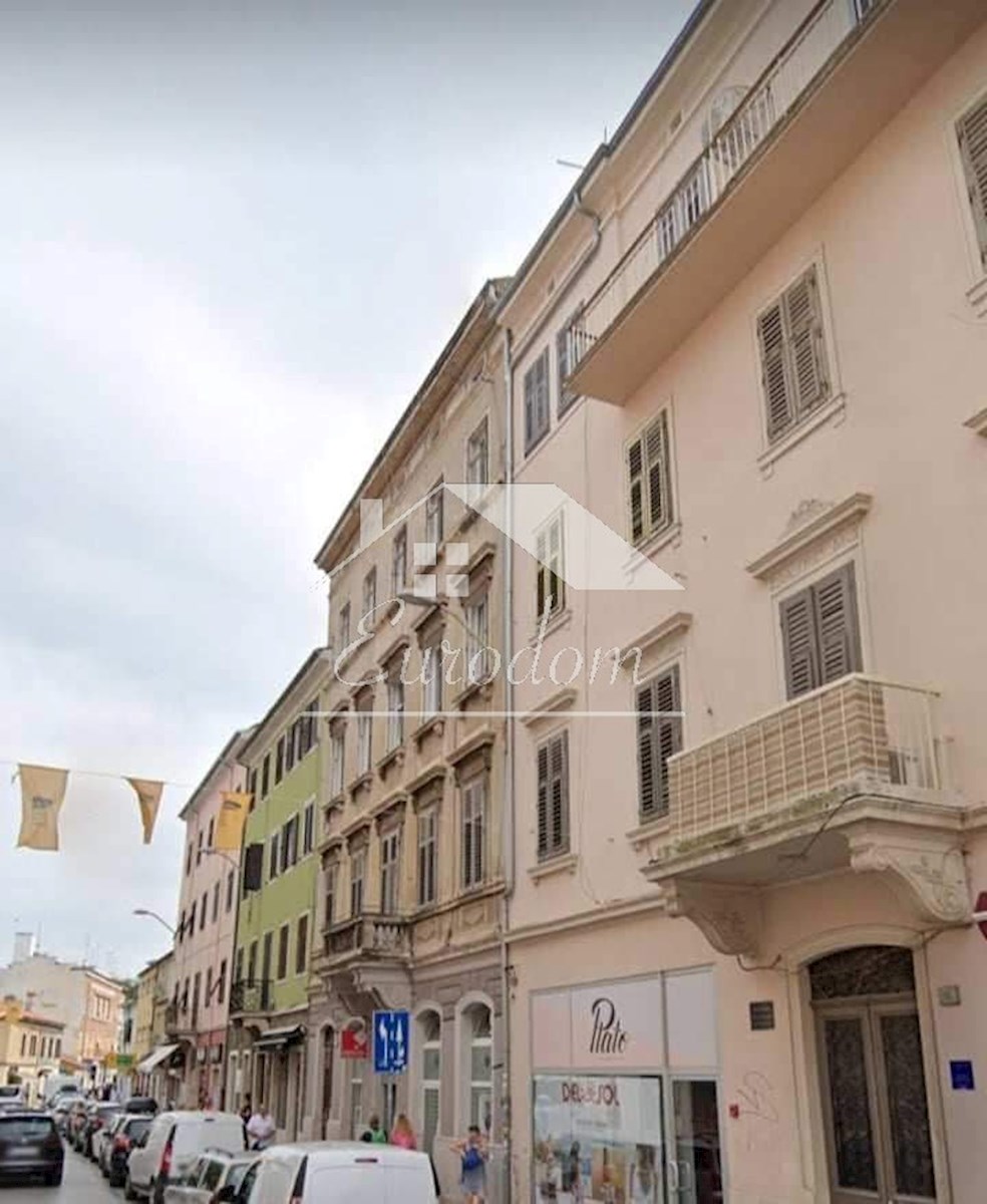Stanovanje naprodaj v Puli – 115 m², tretje nadstropje, bližina centra in Arene v Puli