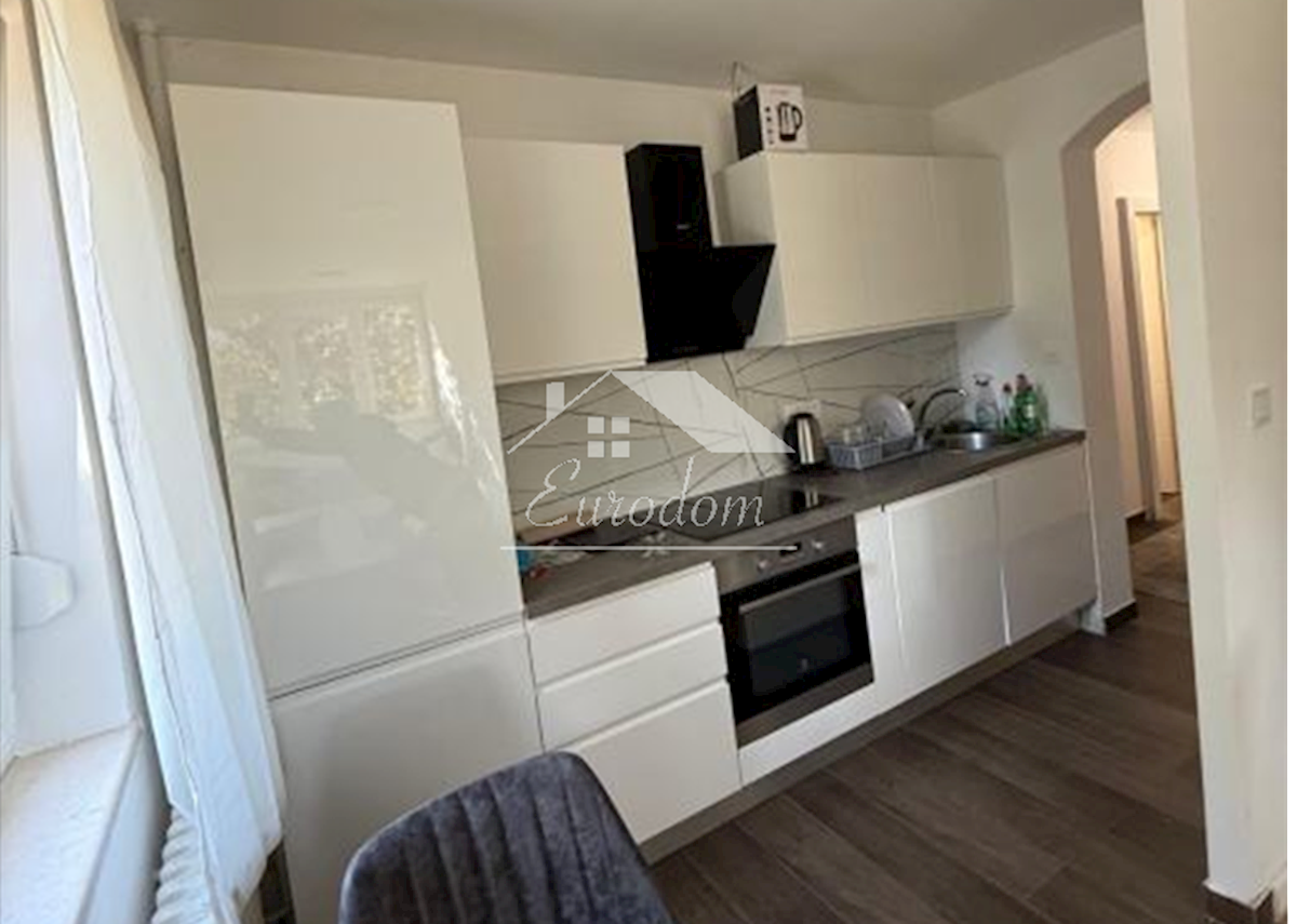 Savica – prenovljeno, moderno urejeno in opremljeno trisobno stanovanje