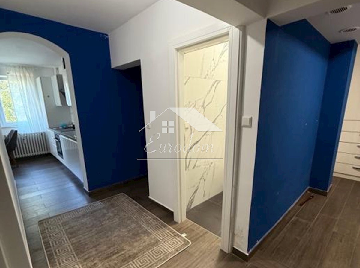Savica – prenovljeno, moderno urejeno in opremljeno trisobno stanovanje