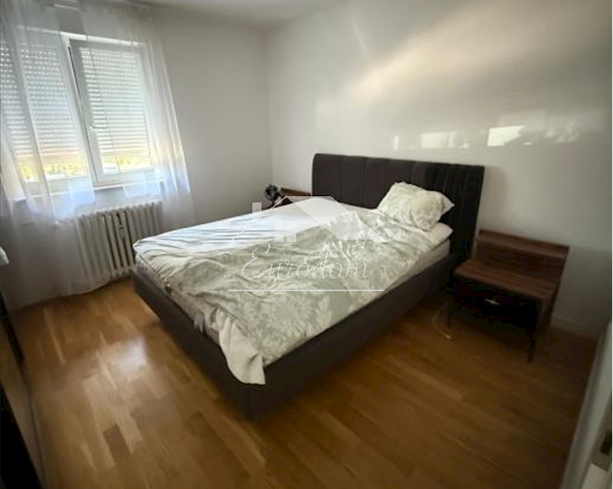 Savica – prenovljeno, moderno urejeno in opremljeno trisobno stanovanje