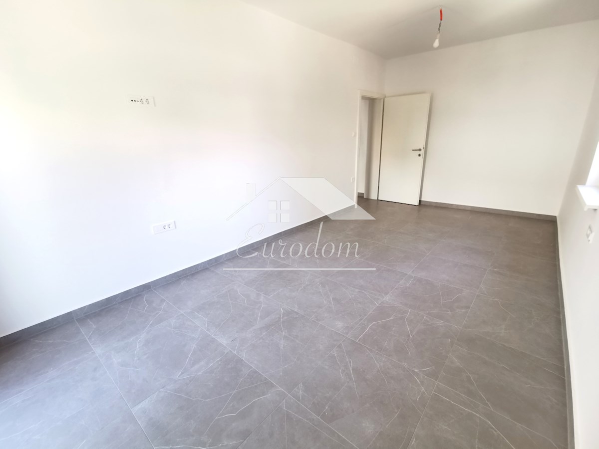 ČUDOVIT APARTMA 147 m², 80M OD MORJA