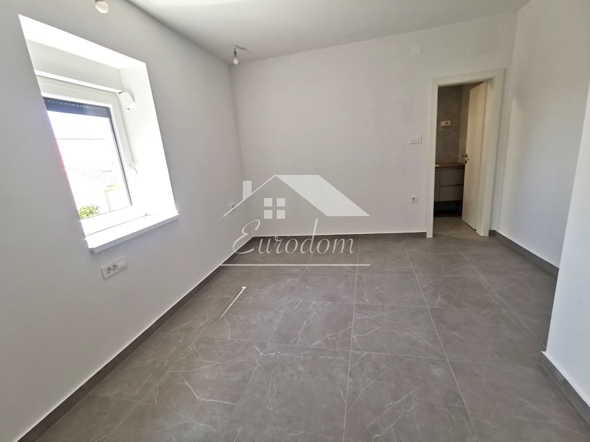 ČUDOVIT APARTMA 147 m², 80M OD MORJA