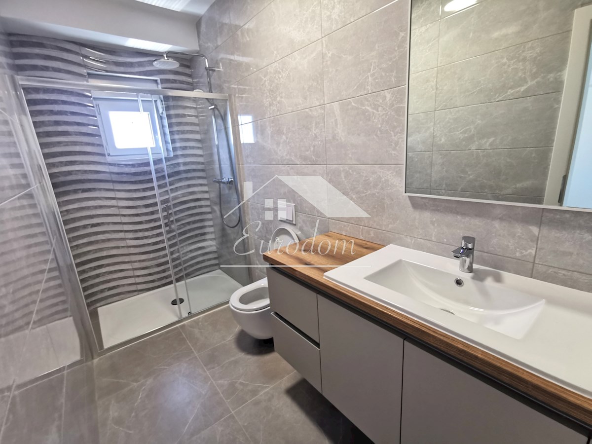 ČUDOVIT APARTMA 147 m², 80M OD MORJA