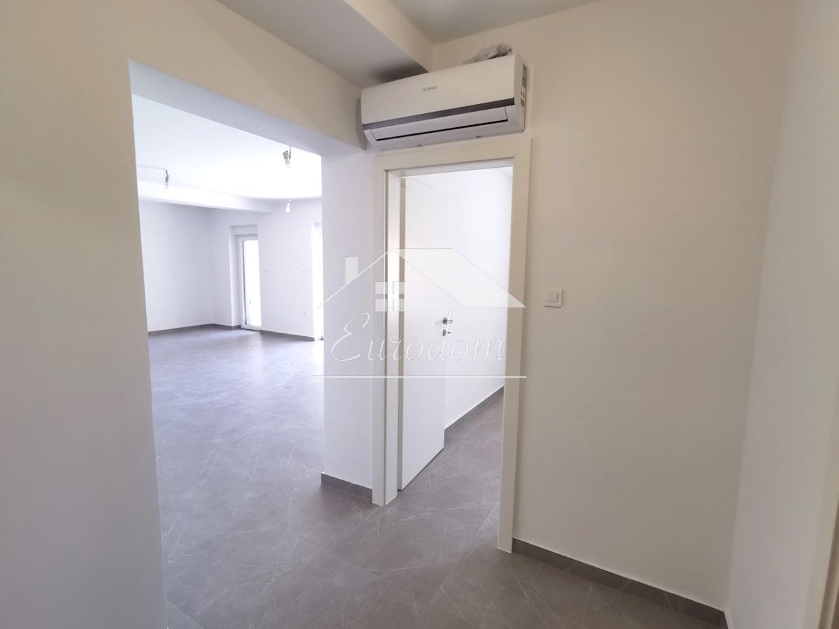 ČUDOVIT APARTMA 147 m², 80M OD MORJA
