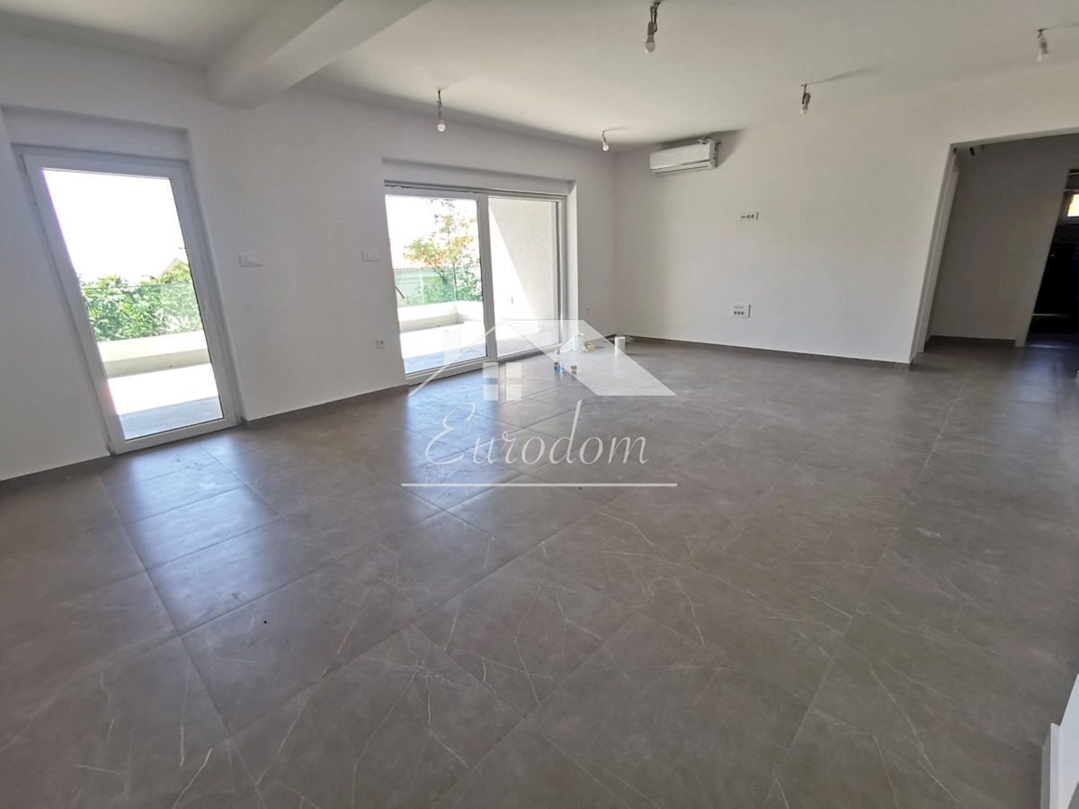 ČUDOVIT APARTMA 147 m², 80M OD MORJA