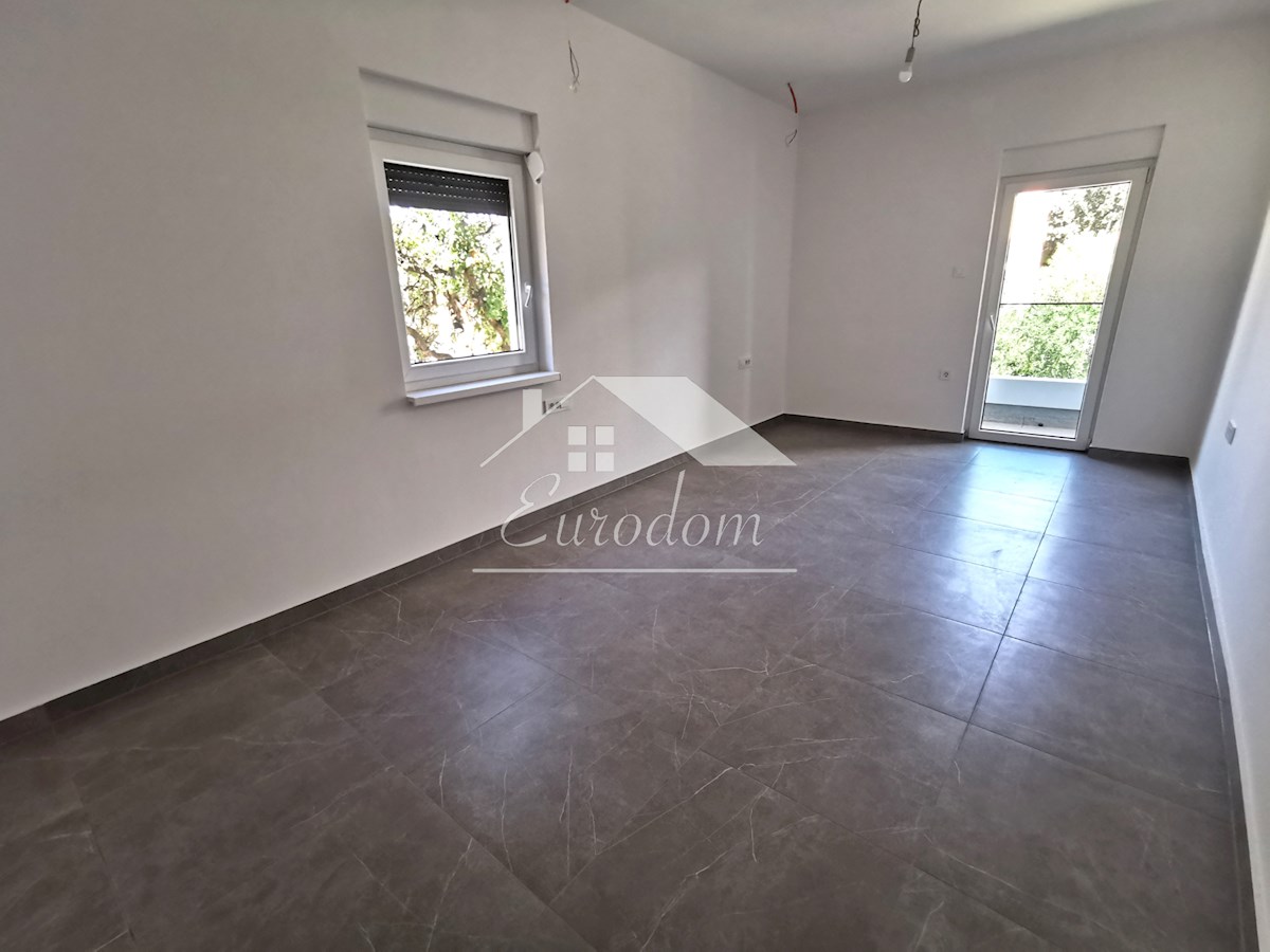 ČUDOVIT APARTMA 147 m², 80M OD MORJA