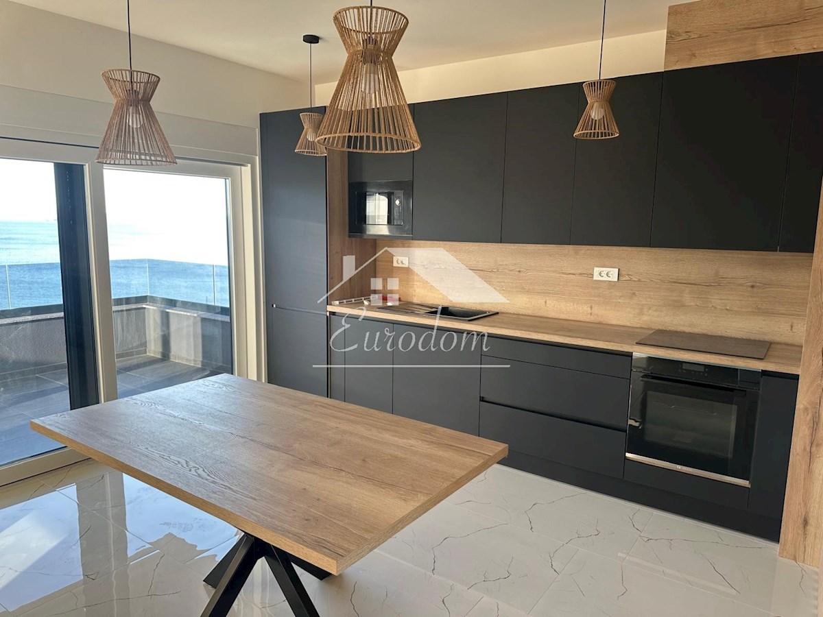 ČUDOVITA NOVOGRADNJA S POGLEDOM NA MORJE – APARTMAJI NAPRODAJ V DOLAŠKIH DRAGAH