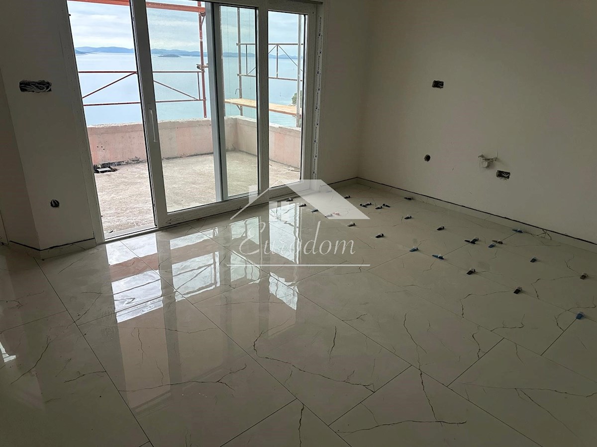 ČUDOVITA NOVOGRADNJA S POGLEDOM NA MORJE – APARTMAJI NAPRODAJ V DOLAŠKIH DRAGAH