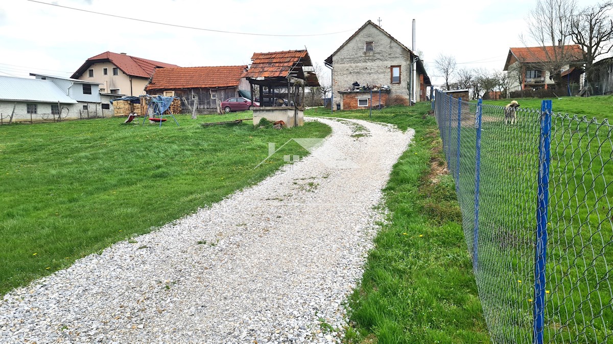 Družinska hiša z veliko parcelo – Turnišće, Konjšćina