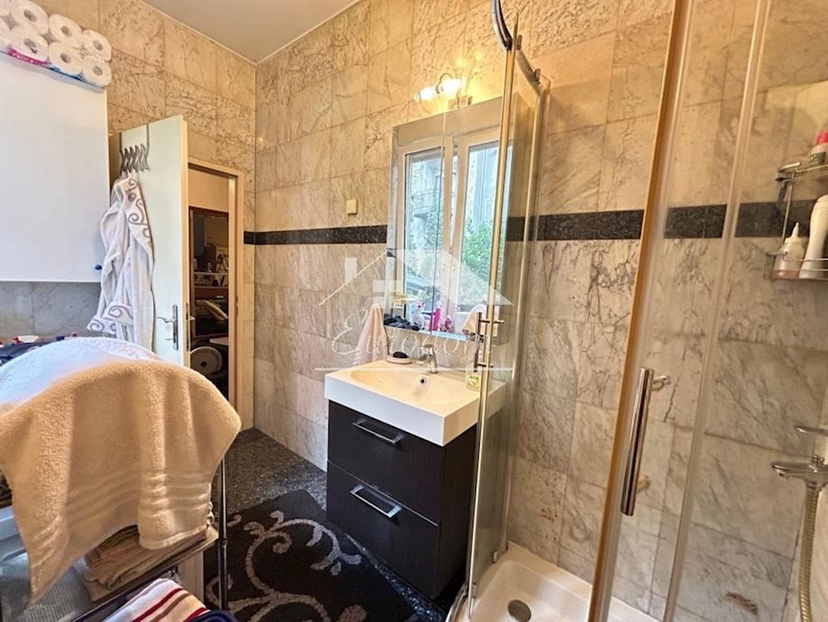 NAPRODAJ – Stanovanje 77 m² v pritličju stavbe blizu Zahodne železniške postaje, Zagreb