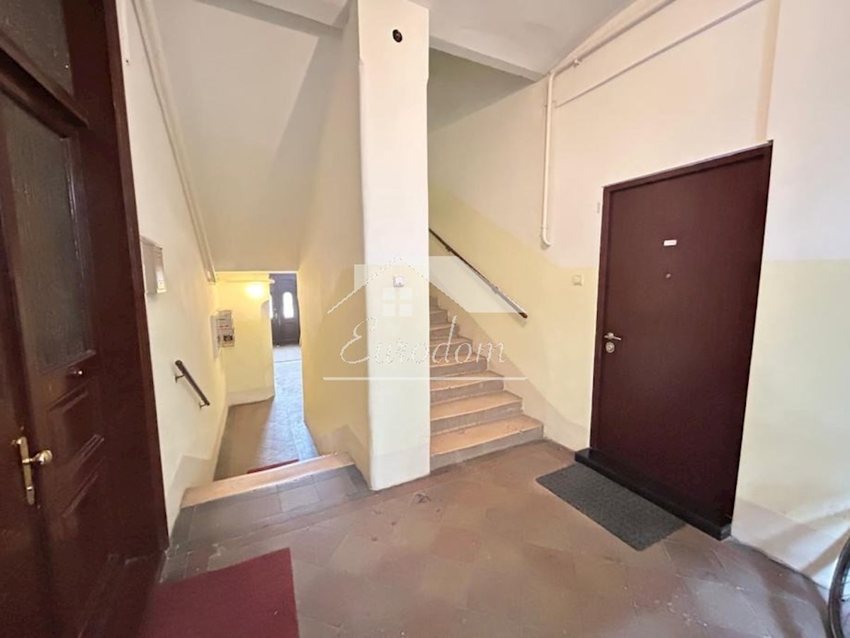 NAPRODAJ – Stanovanje 77 m² v pritličju stavbe blizu Zahodne železniške postaje, Zagreb