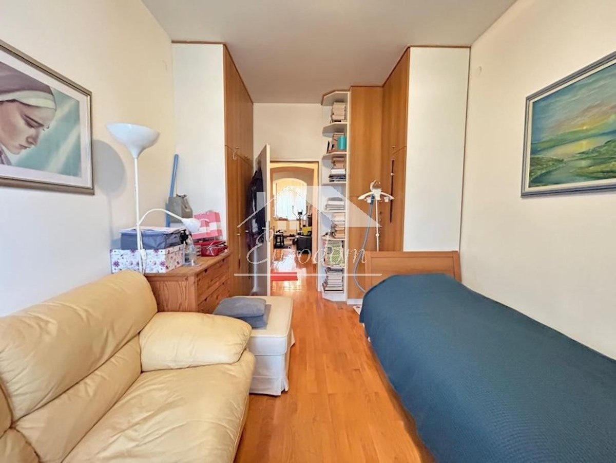 NAPRODAJ – Stanovanje 77 m² v pritličju stavbe blizu Zahodne železniške postaje, Zagreb