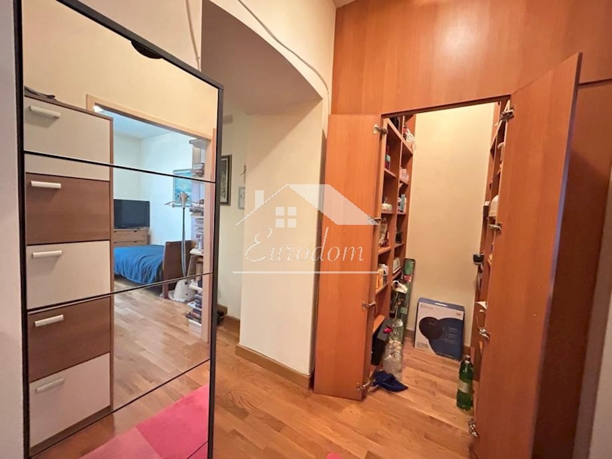 NAPRODAJ – Stanovanje 77 m² v pritličju stavbe blizu Zahodne železniške postaje, Zagreb